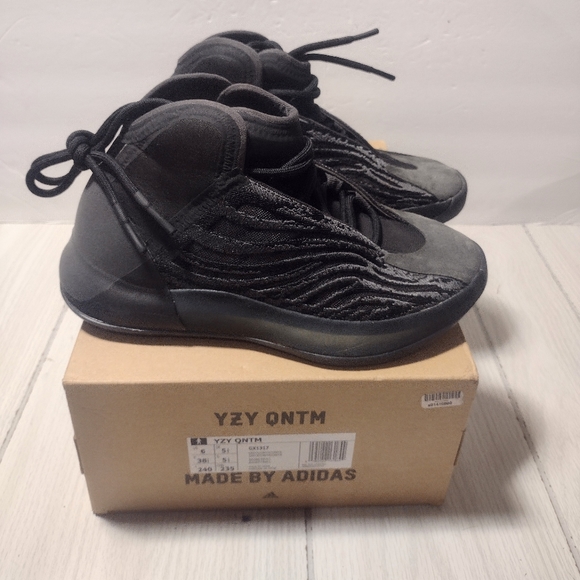 adidas Yeezy Quantum 'Onyx' Sneakers Size Style GX1317 Shoes